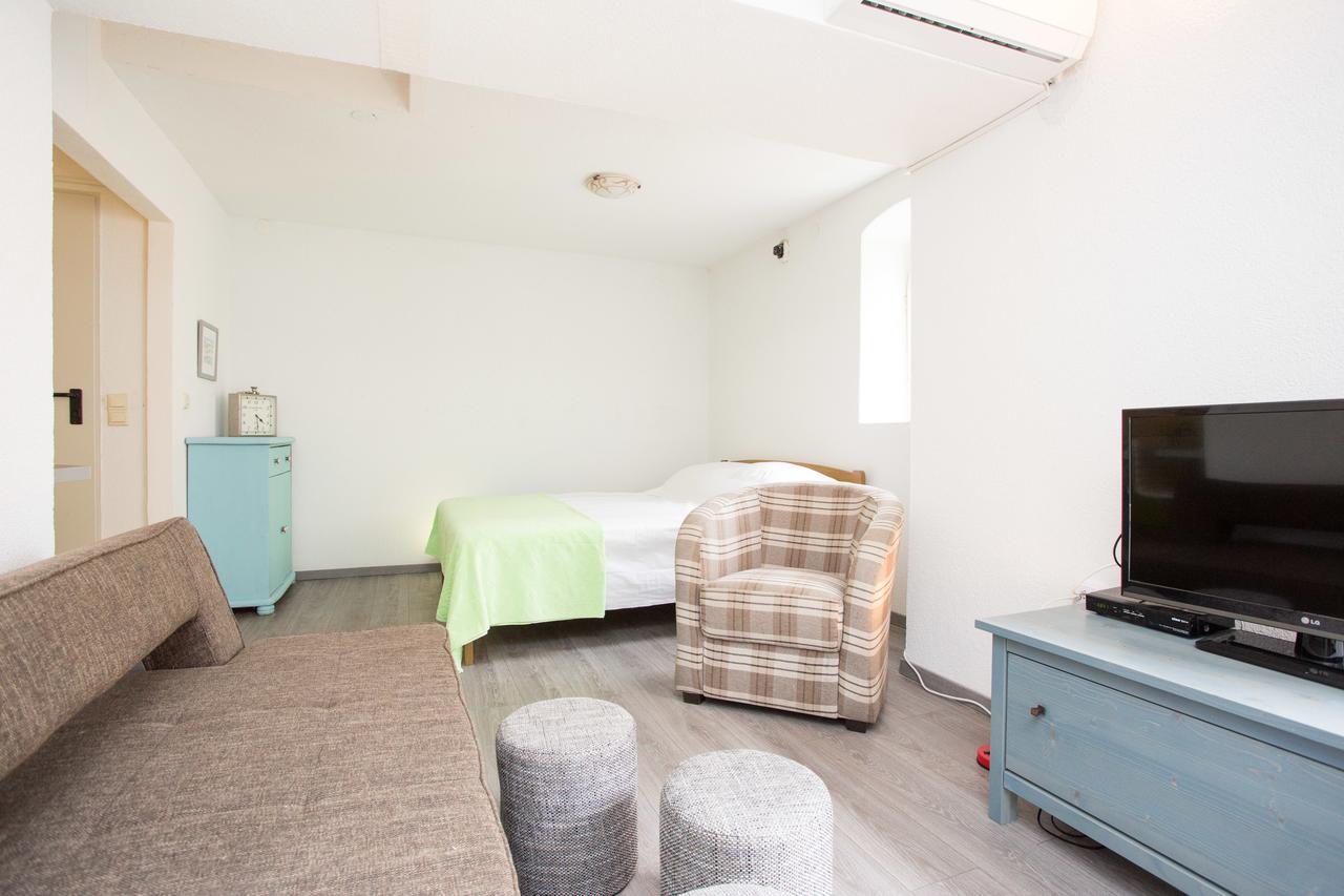 Yvonne Appartement Krk Town Buitenkant foto