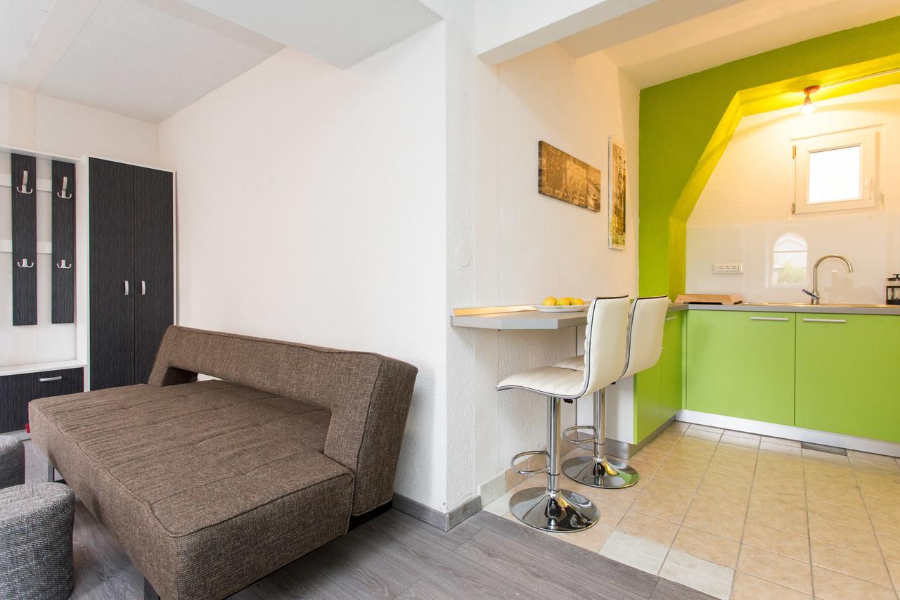 Yvonne Appartement Krk Town Buitenkant foto